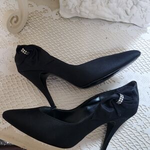 Vintage Sugar black satin Heels